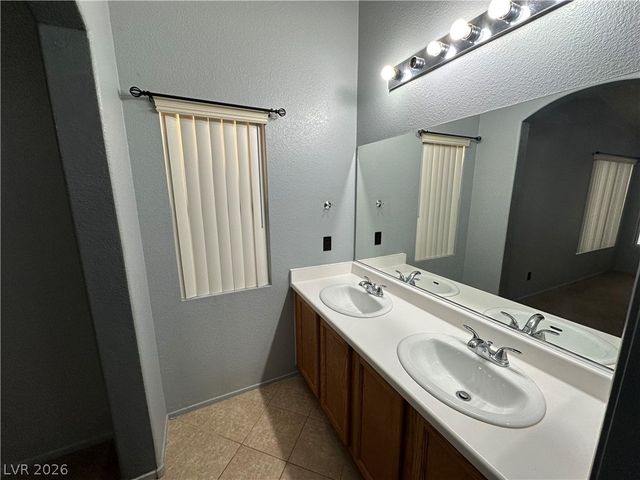 2562 Land Rush Drive, Henderson, NV 89002