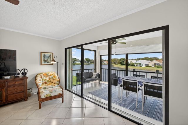 12871 Briarlake Drive 203, Palm Beach Gardens, FL 33418