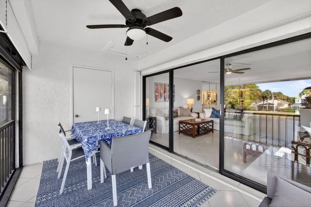 12871 Briarlake Drive 203, Palm Beach Gardens, FL 33418