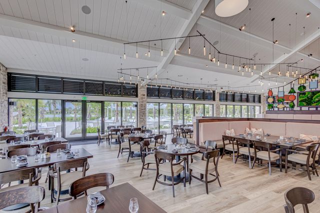 12871 Briarlake Drive 203, Palm Beach Gardens, FL 33418