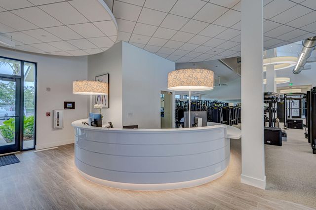 12871 Briarlake Drive 203, Palm Beach Gardens, FL 33418