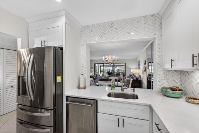 12871 Briarlake Drive 203, Palm Beach Gardens, FL 33418