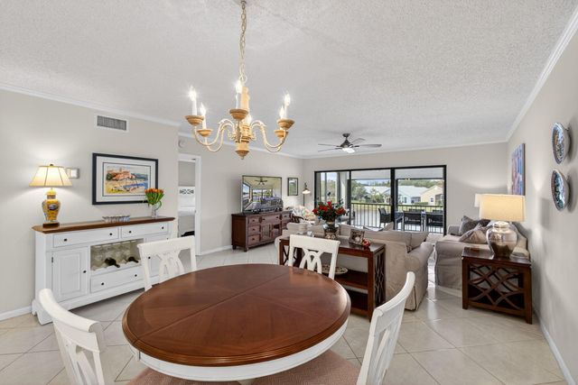 12871 Briarlake Drive 203, Palm Beach Gardens, FL 33418