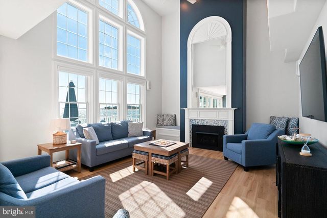 8 JIBSAIL DR, Bayville, NJ 08721