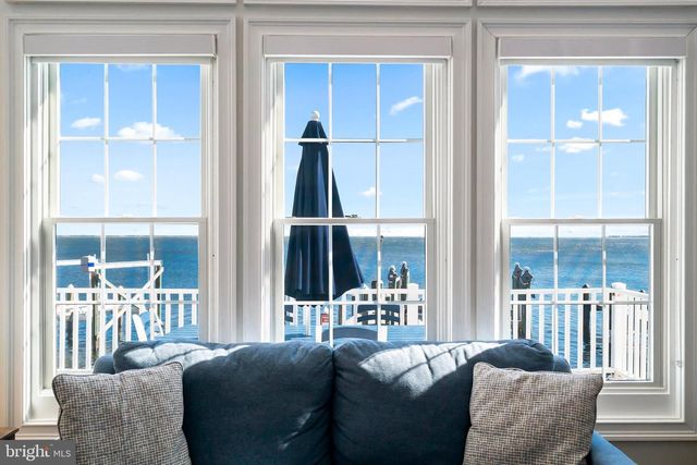 8 JIBSAIL DR, Bayville, NJ 08721