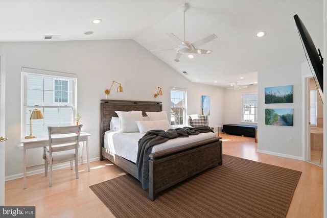8 JIBSAIL DR, Bayville, NJ 08721
