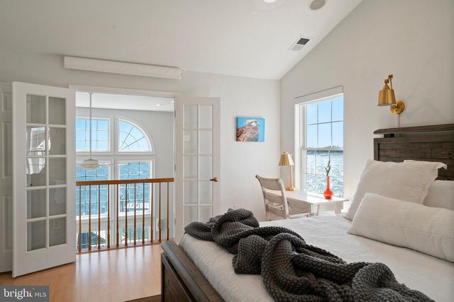 8 JIBSAIL DR, Bayville, NJ 08721