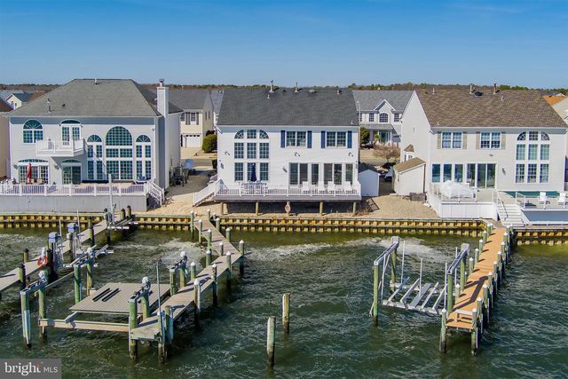 8 JIBSAIL DR, Bayville, NJ 08721