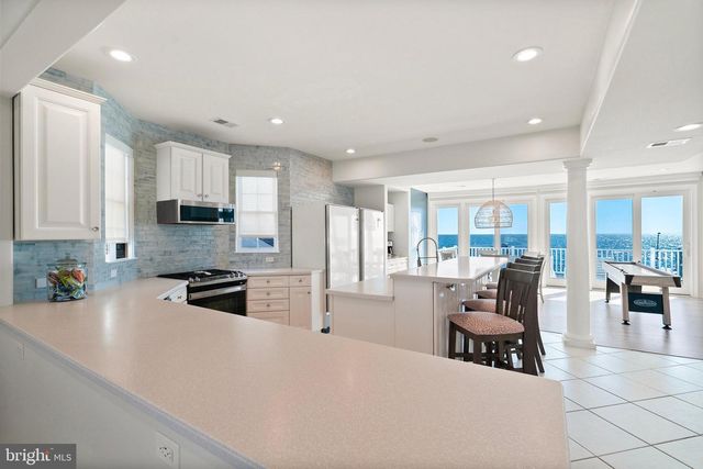 8 JIBSAIL DR, Bayville, NJ 08721