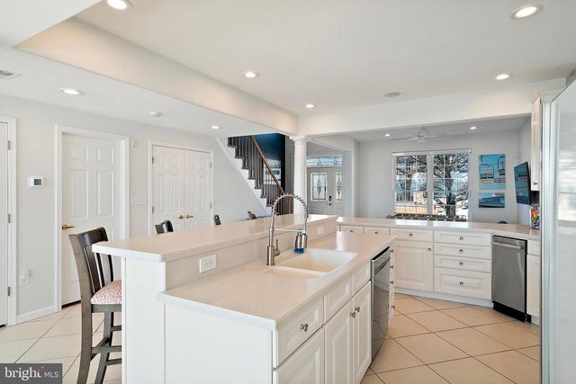 8 JIBSAIL DR, Bayville, NJ 08721