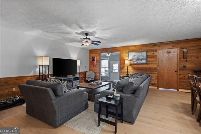 16 Windsor Way, Newnan, GA 30263