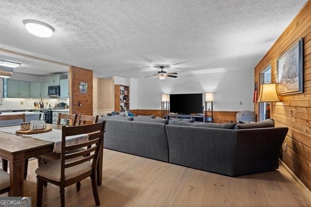 16 Windsor Way, Newnan, GA 30263