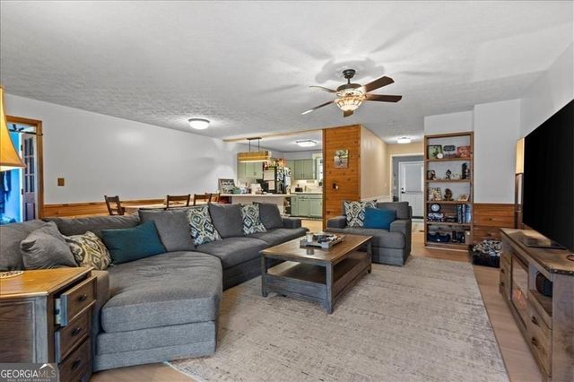 16 Windsor Way, Newnan, GA 30263