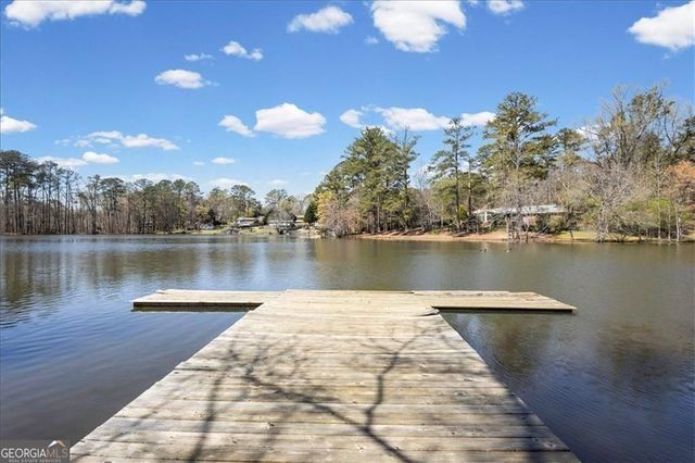 16 Windsor Way, Newnan, GA 30263