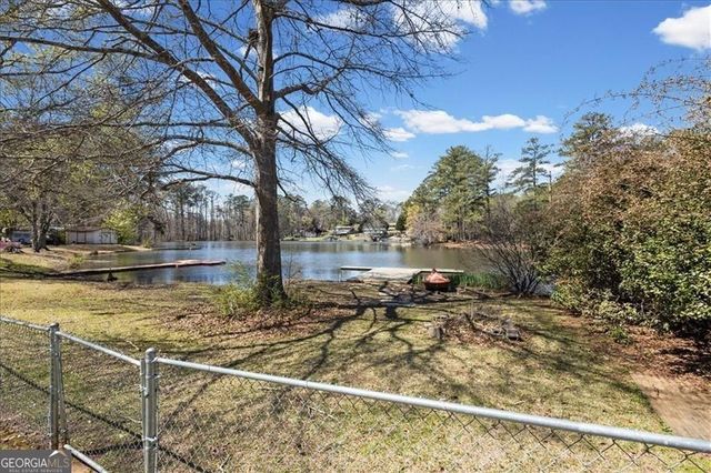 16 Windsor Way, Newnan, GA 30263