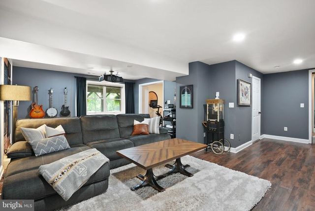7729 PICCADILLY DR, Warrenton, VA 20186