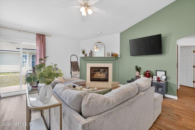 1943 HUNTERS TRACE Circle, Middleburg, FL 32068