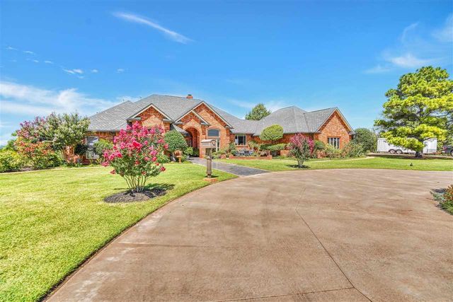 610 NE Flowermound Rd, Lawton, OK 73507