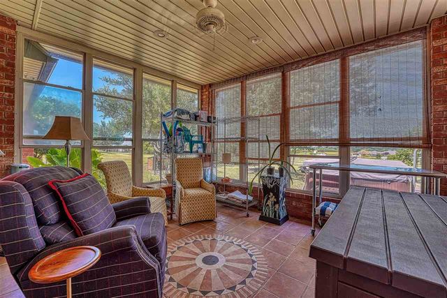 610 NE Flowermound Rd, Lawton, OK 73507