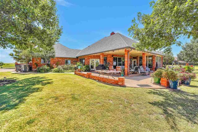 610 NE Flowermound Rd, Lawton, OK 73507