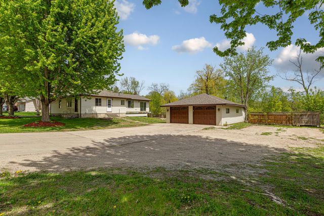 913 Western Avenue NW, Faribault, MN 55021