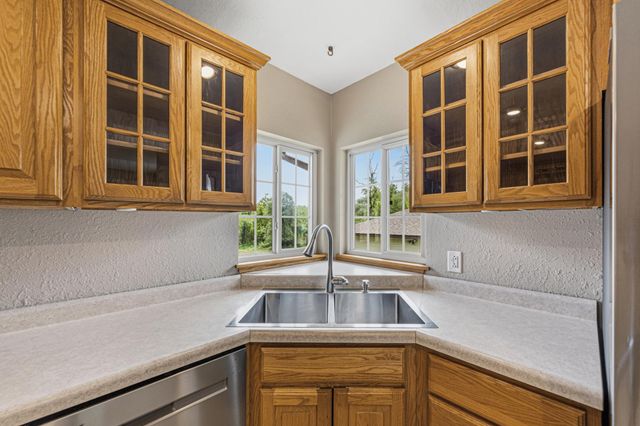 913 Western Avenue NW, Faribault, MN 55021