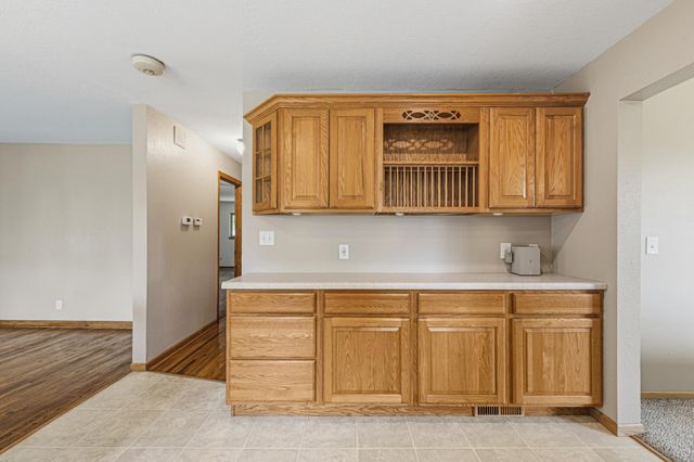 913 Western Avenue NW, Faribault, MN 55021