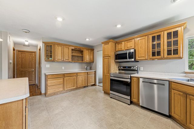 913 Western Avenue NW, Faribault, MN 55021