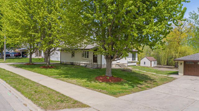 913 Western Avenue NW, Faribault, MN 55021