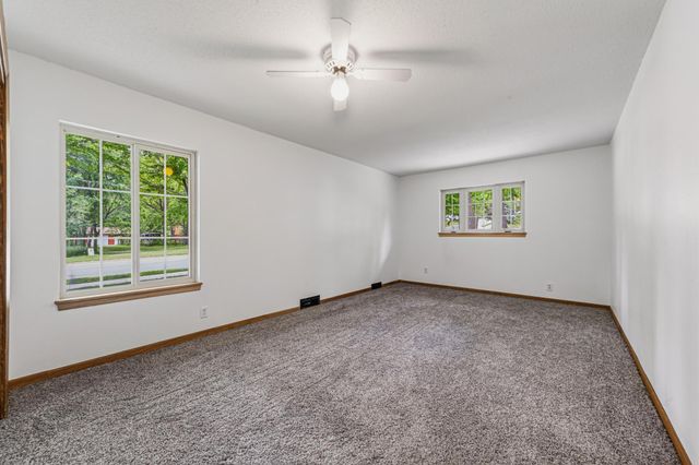 913 Western Avenue NW, Faribault, MN 55021
