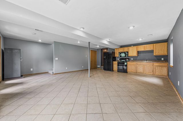 913 Western Avenue NW, Faribault, MN 55021