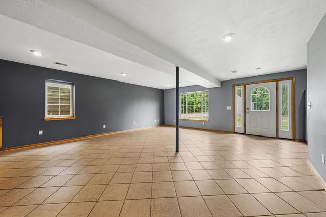 913 Western Avenue NW, Faribault, MN 55021