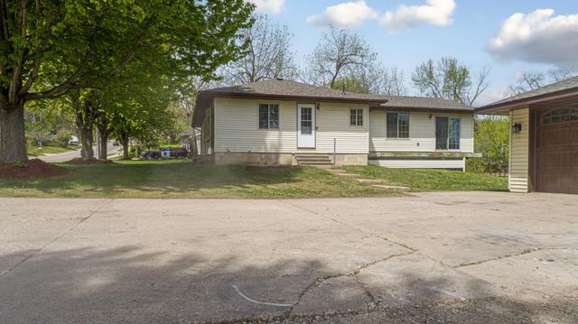 913 Western Avenue NW, Faribault, MN 55021