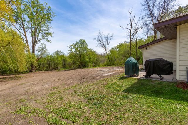 913 Western Avenue NW, Faribault, MN 55021