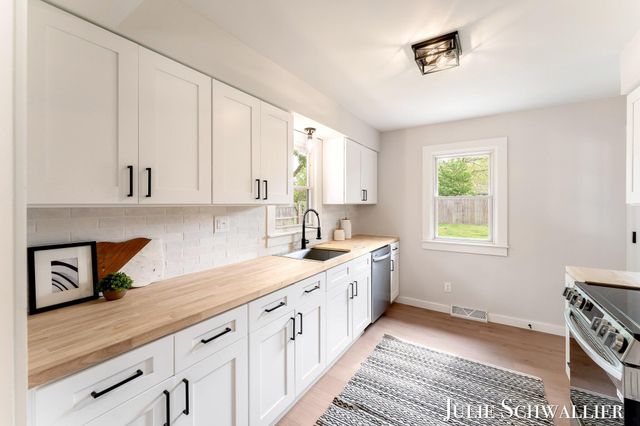 4300 Fuller Avenue SE, Grand Rapids, MI 49508