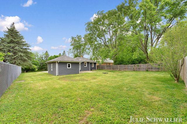 4300 Fuller Avenue SE, Grand Rapids, MI 49508