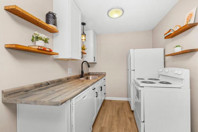 276 White Bridge Pike Apt 93, Nashville, TN 37209