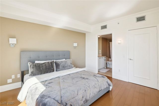 322 Karen Avenue 206, Las Vegas, NV 89109