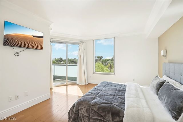 322 Karen Avenue 206, Las Vegas, NV 89109