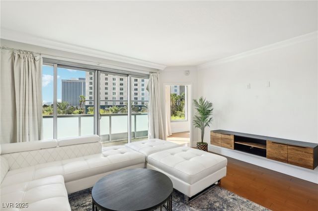 322 Karen Avenue 206, Las Vegas, NV 89109