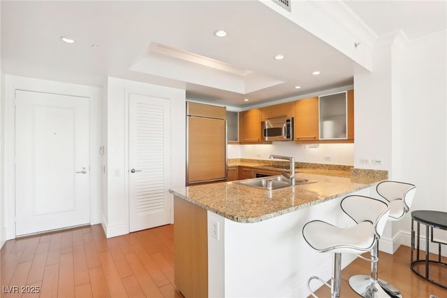 322 Karen Avenue 206, Las Vegas, NV 89109