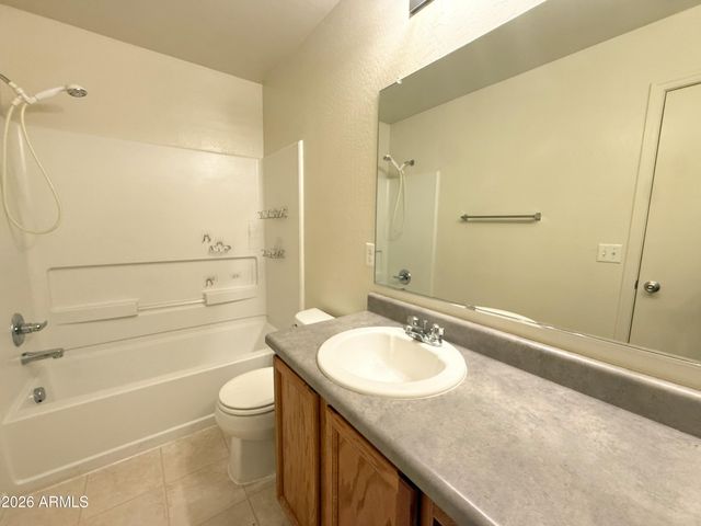 8198 W Groom Creek Road, Phoenix, AZ 85043