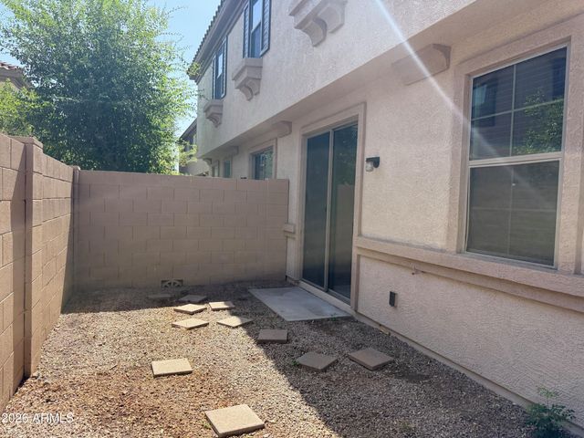 8198 W Groom Creek Road, Phoenix, AZ 85043