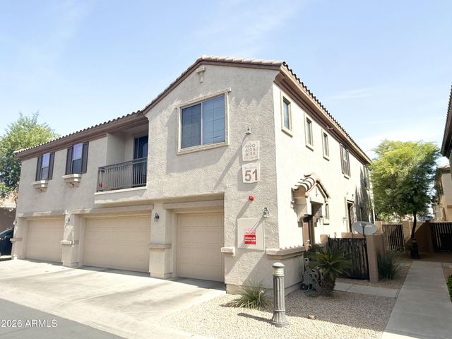 8198 W Groom Creek Road, Phoenix, AZ 85043