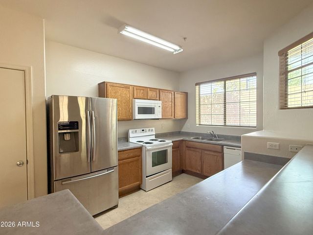 8198 W Groom Creek Road, Phoenix, AZ 85043