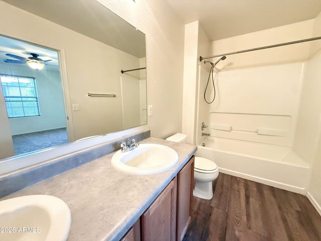 8198 W Groom Creek Road, Phoenix, AZ 85043
