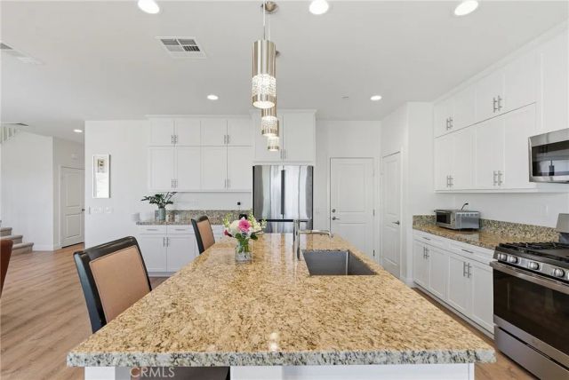 18106 Meridian, Saugus, CA 91350