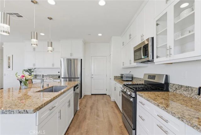 18106 Meridian, Saugus, CA 91350