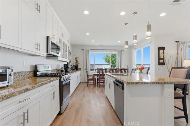 18106 Meridian, Saugus, CA 91350