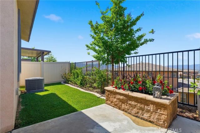 18106 Meridian, Saugus, CA 91350